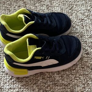 Puma Kids Sneakers in Black and Neon Yellow